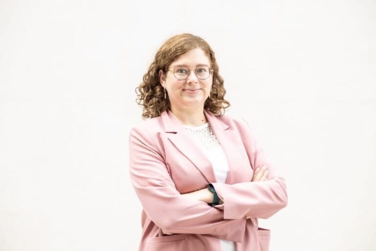 Erlebte Kindheit – Erzählte Kindheit – Zoom-Vortrag mit Lena Krull –