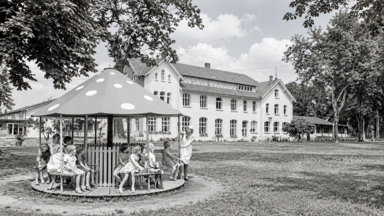 „Ein Koffer voll Heimweh“ – und „In fremde Hände“ Ausstellungen im Salzmuseum Bad Sassendorf
