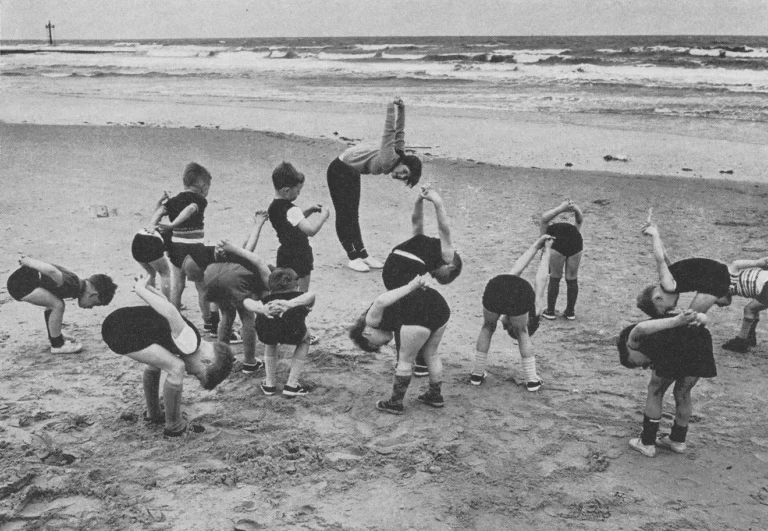 Millionen Menschen sind miteinander verbunden – Hella Kemper in der ZEIT über das Elend der Verschickungskinder